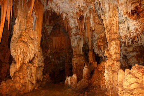 Modrič Cave